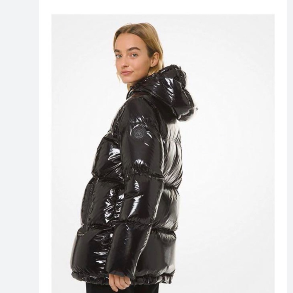 Woman Micheal Kors hooded  puffer jacket size large. Down/fathers fill no tags - Picture 2 of 10